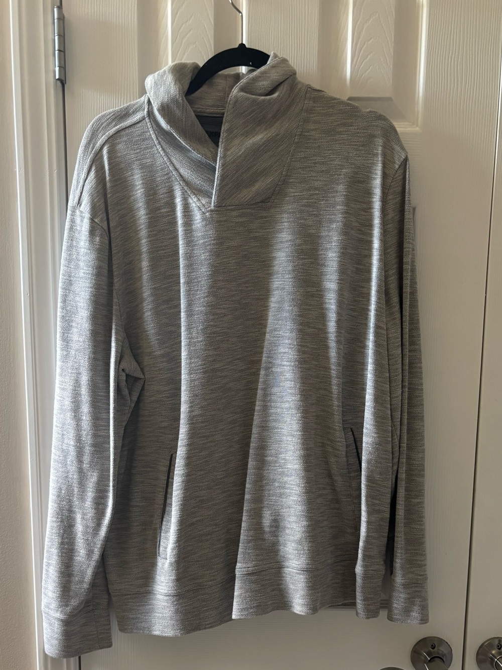 Express Men's Light Gray Crewneck Sweater